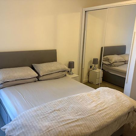 Spacious Apartment In The Heart Of Челмсфорд Екстер'єр фото