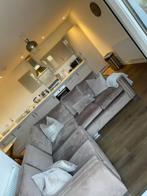Spacious Apartment In The Heart Of Челмсфорд Екстер'єр фото